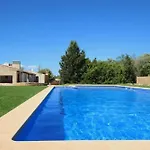 Wohnung Mit Pool, Garten, Terrasse Und Grill